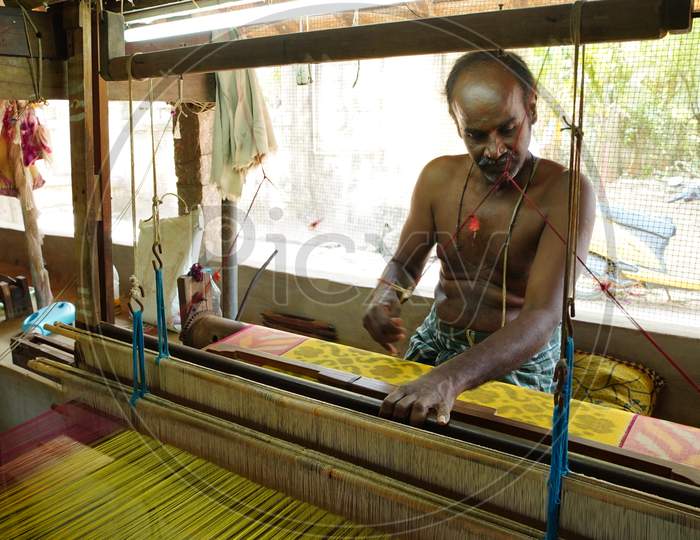 kanchipuram saree weaving