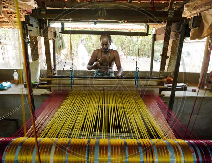 kanchipuram saree weaving