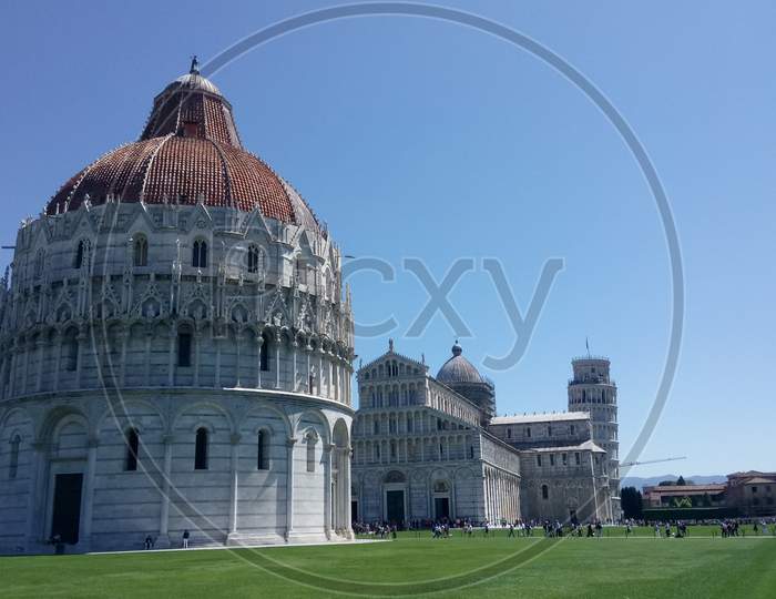 A beautiful shot of Piazza dei Miracoli in Pisa