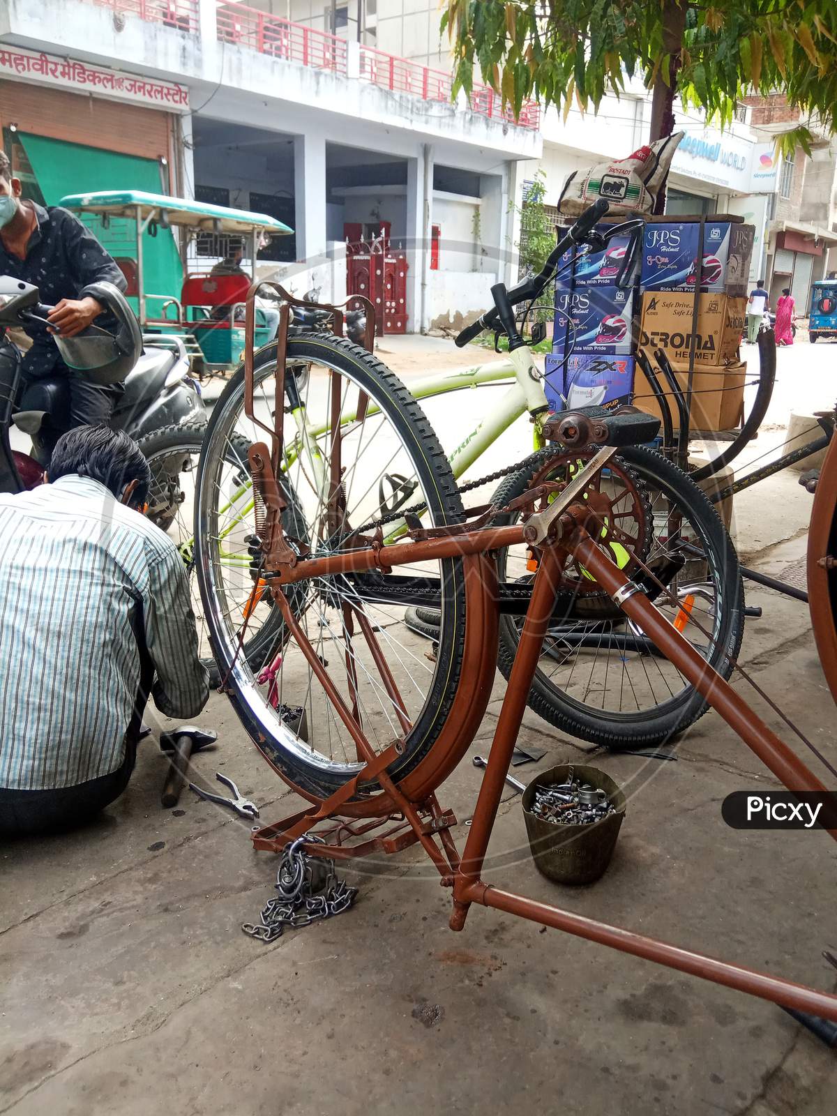 Cycle on sale repairing shop