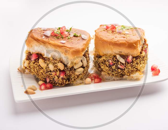 Dabeli, Kutchi Dabeli Or Double Roti Is A Popular Snack Food Of India, Originating In The Kutch Or Kachchh Region Of Gujarat