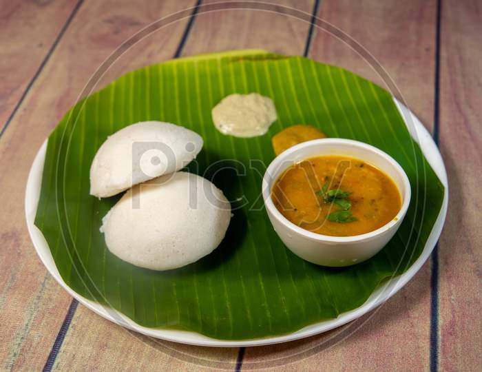 Tasty Indian Idly With Chutney And Sambar