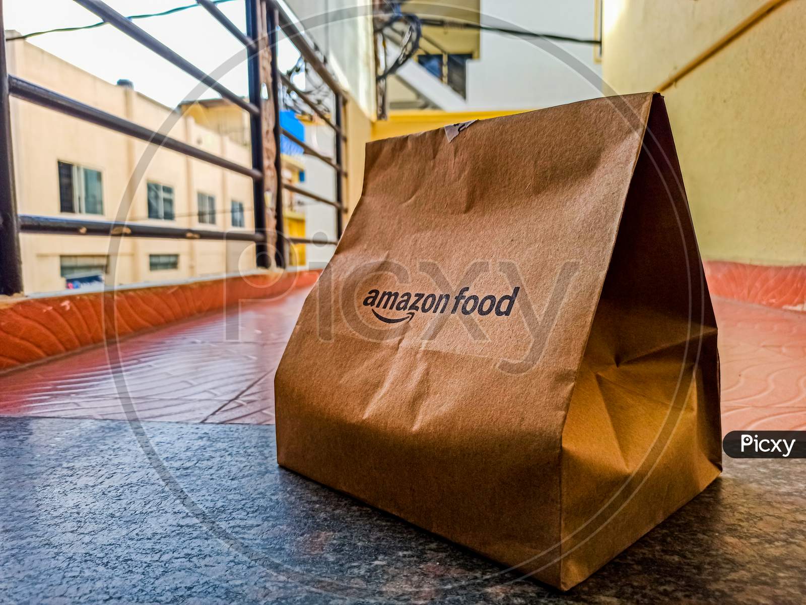 Amazon food delivery