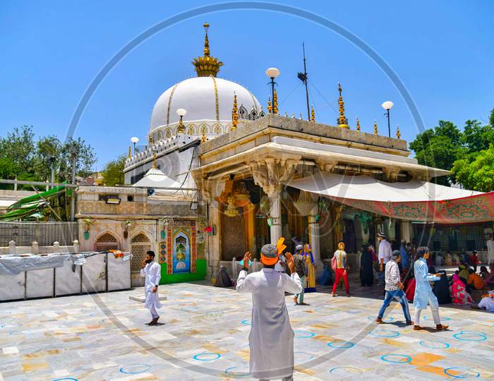 2,944 The Dargah Stock Photos, High-Res Pictures, and Images - Getty Images