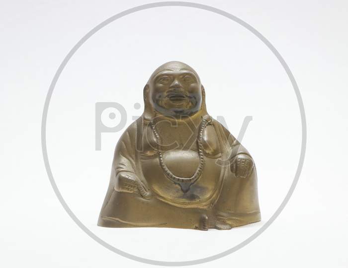 golden laughing buddha statue
