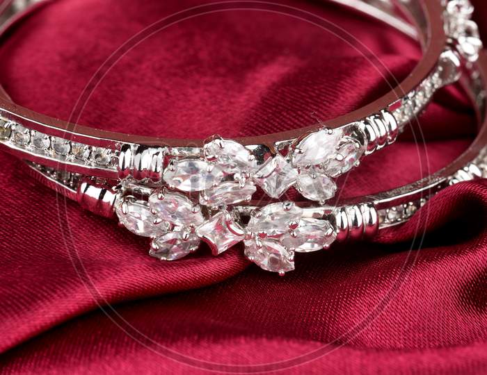 Diamond Bracelet On Cloth, Diamond Jewellery, Diamond Bangles,Diamond Jewelry
