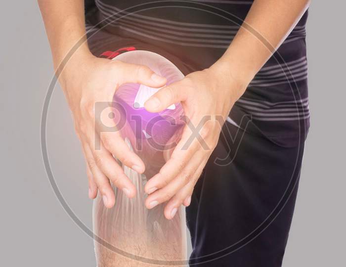 male athlete x-ray knee muscle feel pain