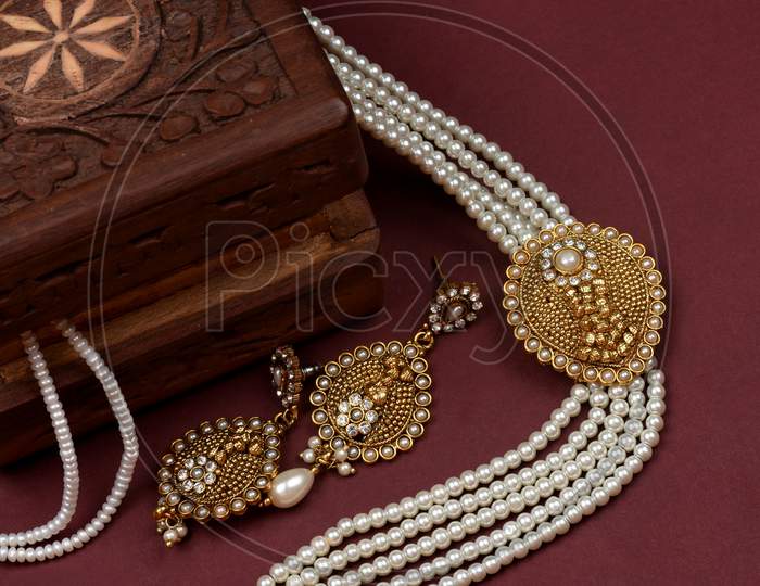 Vintage Wooden Jewellery Box With Indian Traditional Jewelry, Pearl Earrings, Pearl Bracelet Luxury Female Jewelry, Indian Traditional Jewellery,Bridal Gold Wedding Jewellery, Pearl Jewelry