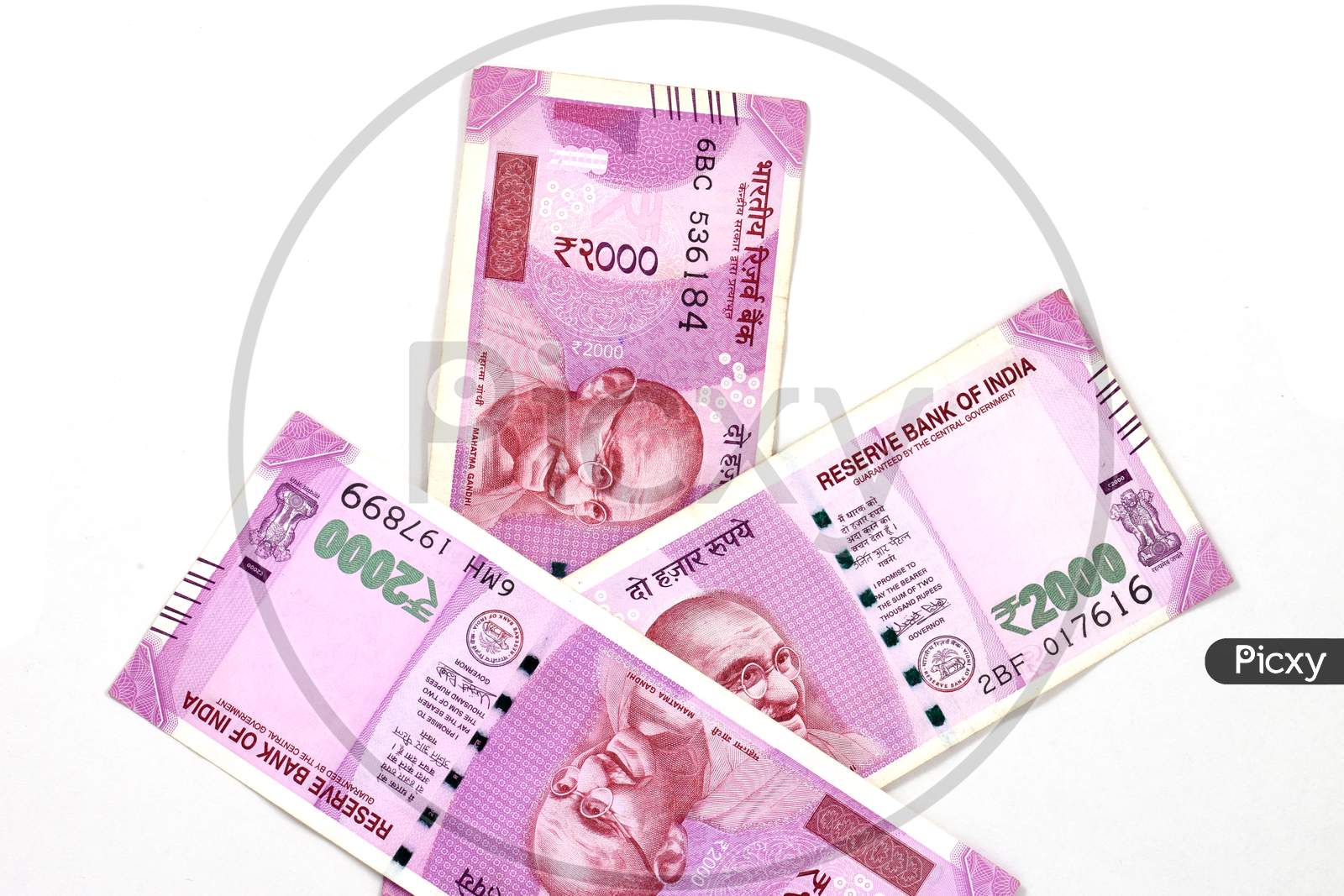 New Indian Currency Of 2000 Rupee Notes
