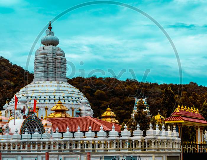 Sri Maha Bhairavar Rudra Aalayam is an Indian famous temple at Tiruvadisoolam, Chengalpattu, Tamilnadu, South India. The Famous Hindu God Temple, Indias Best Tourism Place
