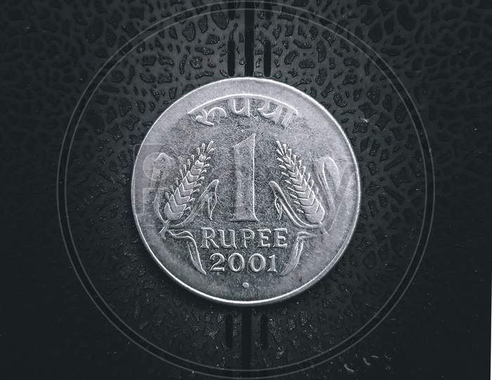 Indian 1 rupees coin made in 2001