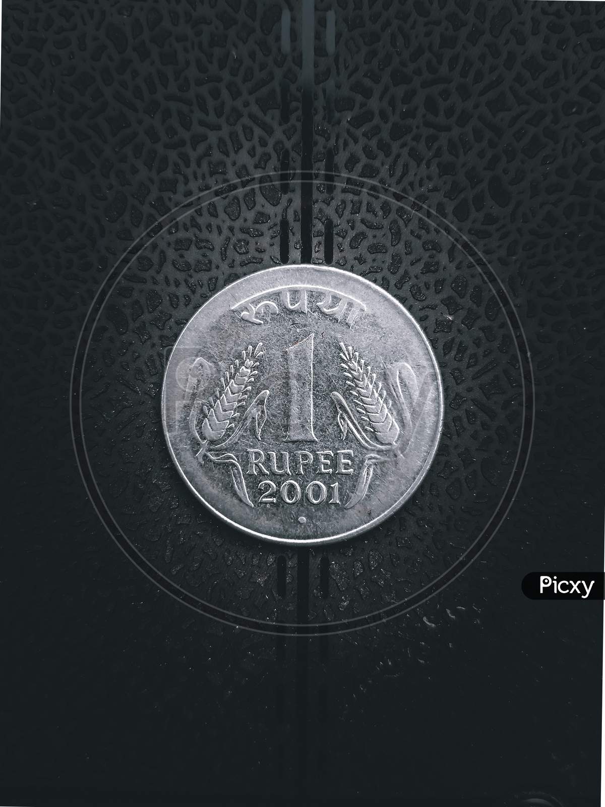Image of Indian 1 rupees coin made in 2001-QR994041-Picxy