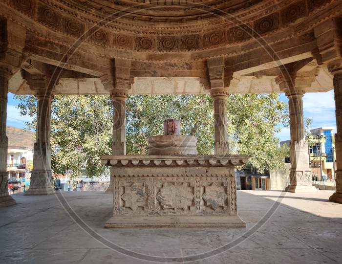 84 pillared cenotaph in Bundi rajasthani architecture