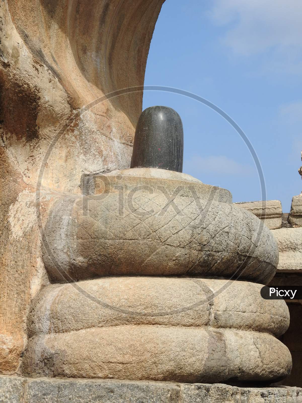 Beautiful stone carved huge Naga Lingam Lepakshi Temple Hindupur