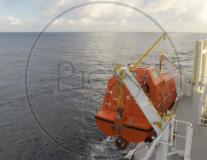 gravity debit lifeboat of a ship
