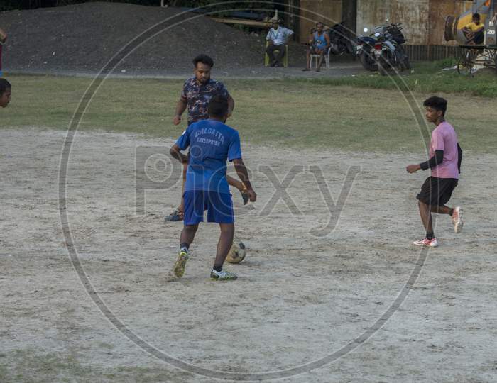 9Th August 2021, Kolkata, West Bengal, India: Few Young Boys Flaying Football At Ground With Selective Focus