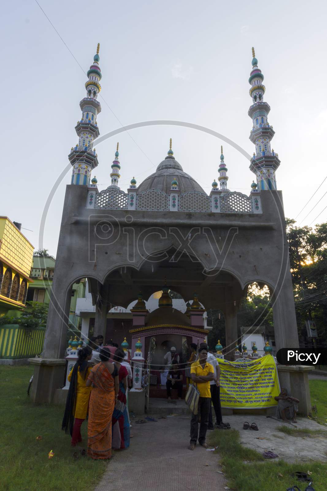 9Th August 2021, Kolkata, West Bengal, India: Few People Gathered In Front Of A Small Muslim Mosque For Prayer