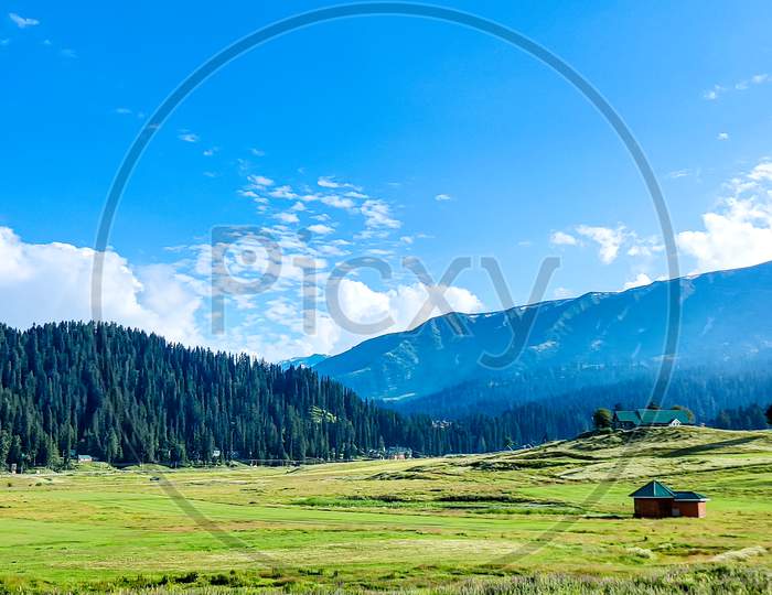 Beautiful Mountain & Cloudy Sky View Of Jammu And Kashmir