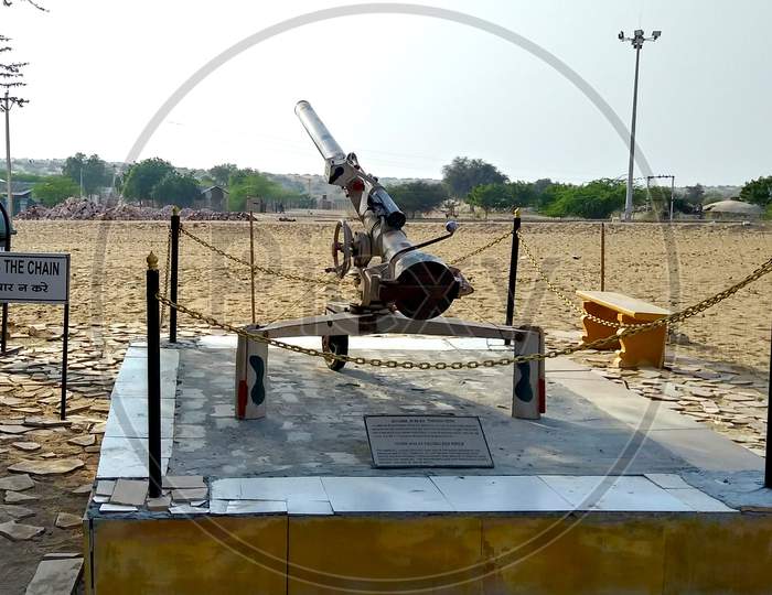 A picture of an artillery gun on display at the Longewala, located close to the India-Pakistan Border.