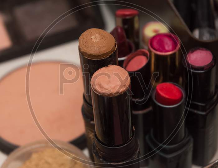 Make up powder and lipstick