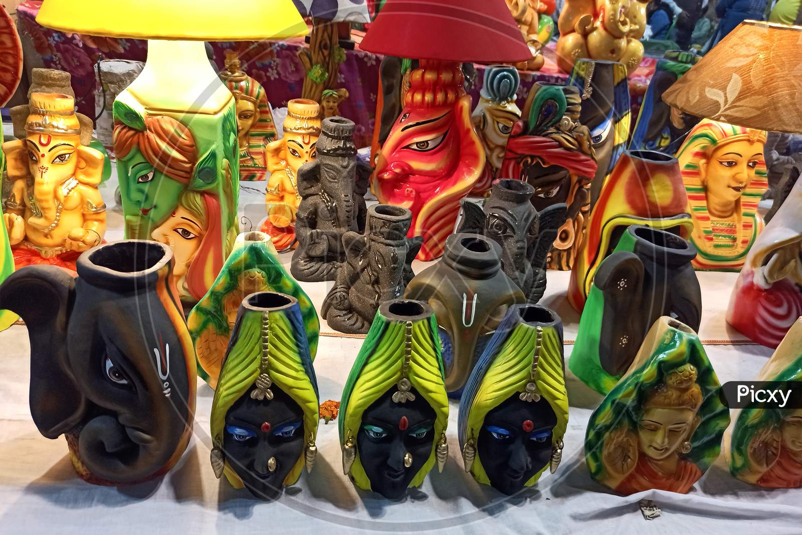 View Of A Handicraft Shop At The Calcutta Art Fair In India
