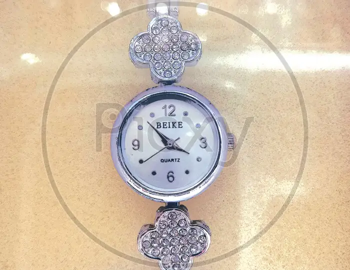 Jewellery Watches & Glasses :: Watches :: Ladies Watches :: 2022 Beike  Stone Carved Fashionable Round Wrist Watch For Women, Set Of 2 - Biz bazar,  online shopping bazar|Get What you Want|Bizbazar.com.np