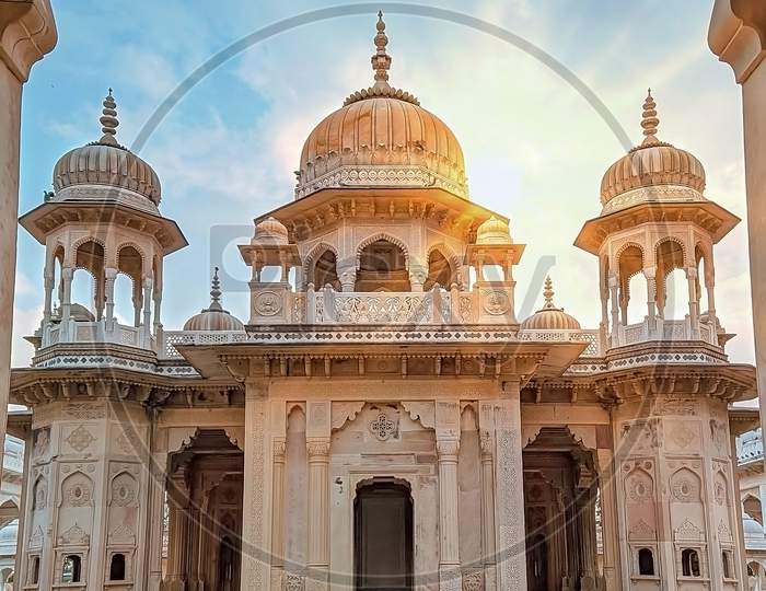 Jaipur, Rajasthan, India- September 16, 2021: Amazing View Of Memorial Grounds To Maharaja Sawai Mansingh Ii And Family Constructed Of Marble. Gatore Ki Chhatriyan, Jaipur, Rajasthan, India.