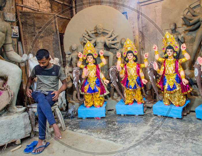 ready vishwakarma idol at kumortuli kolkata