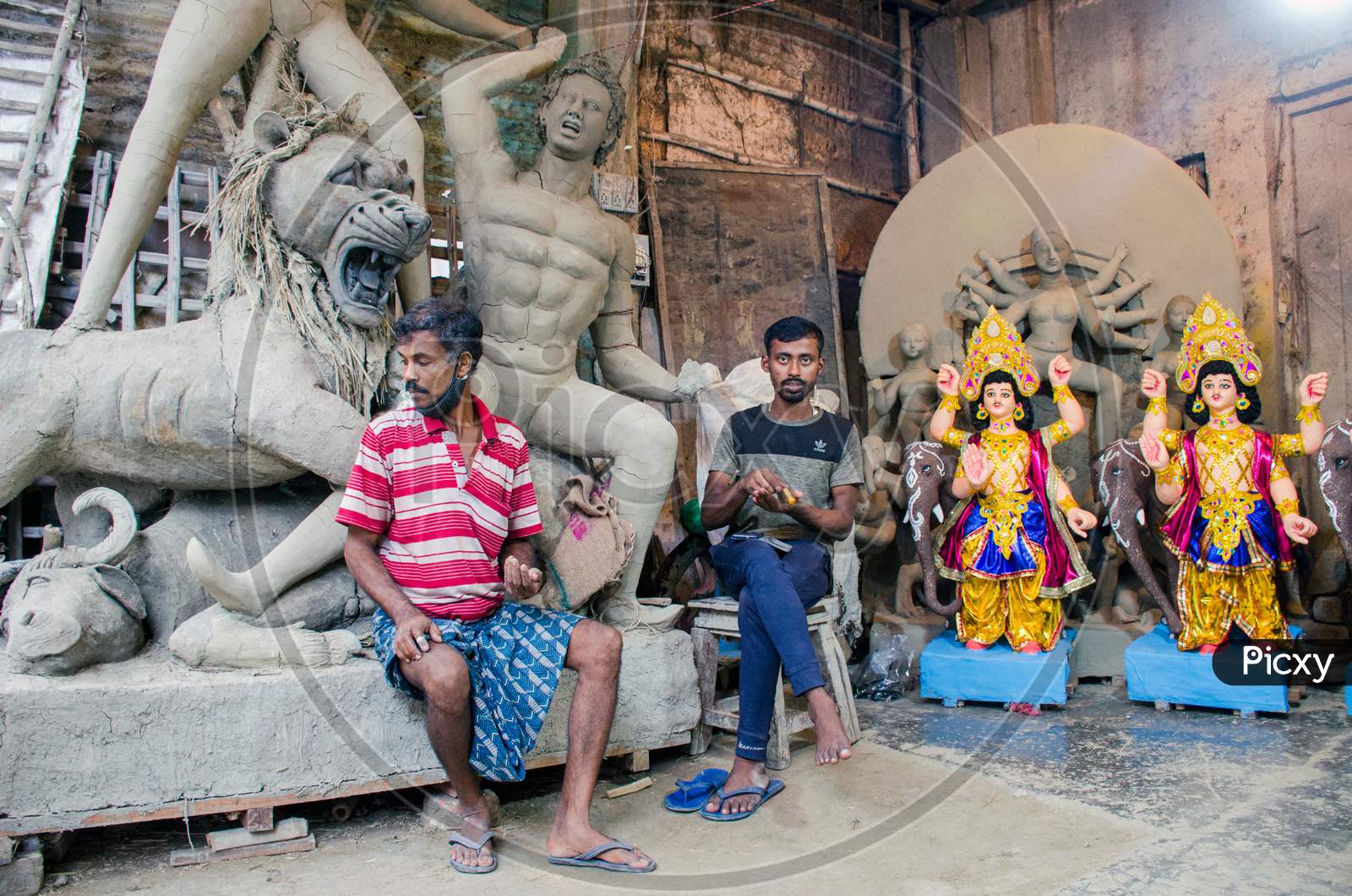 ready vishwakarma idol at kumortuli kolkata