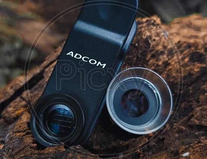 Adcom lens
