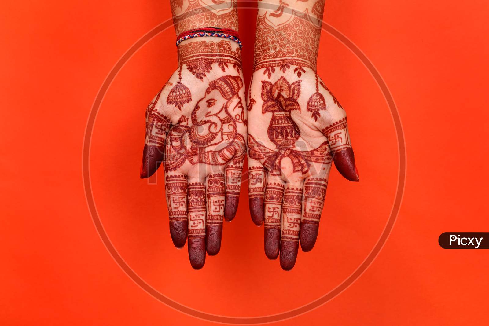 Mehndi (Henna) design on the hands of a Hindu bride | Download Scientific  Diagram