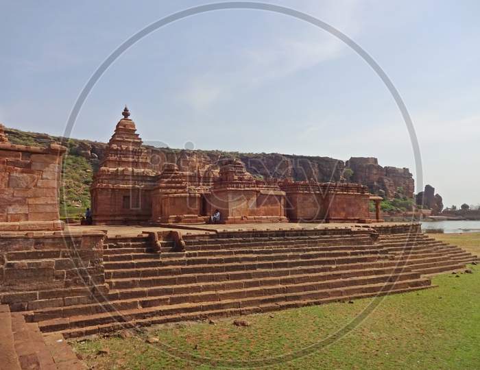 badami cave temples karnataka india