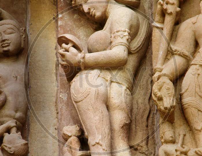 Lady And Looking Glass, Khajuraho