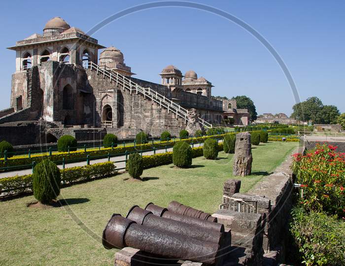 Jahaz Mahal And Garden, Mandu