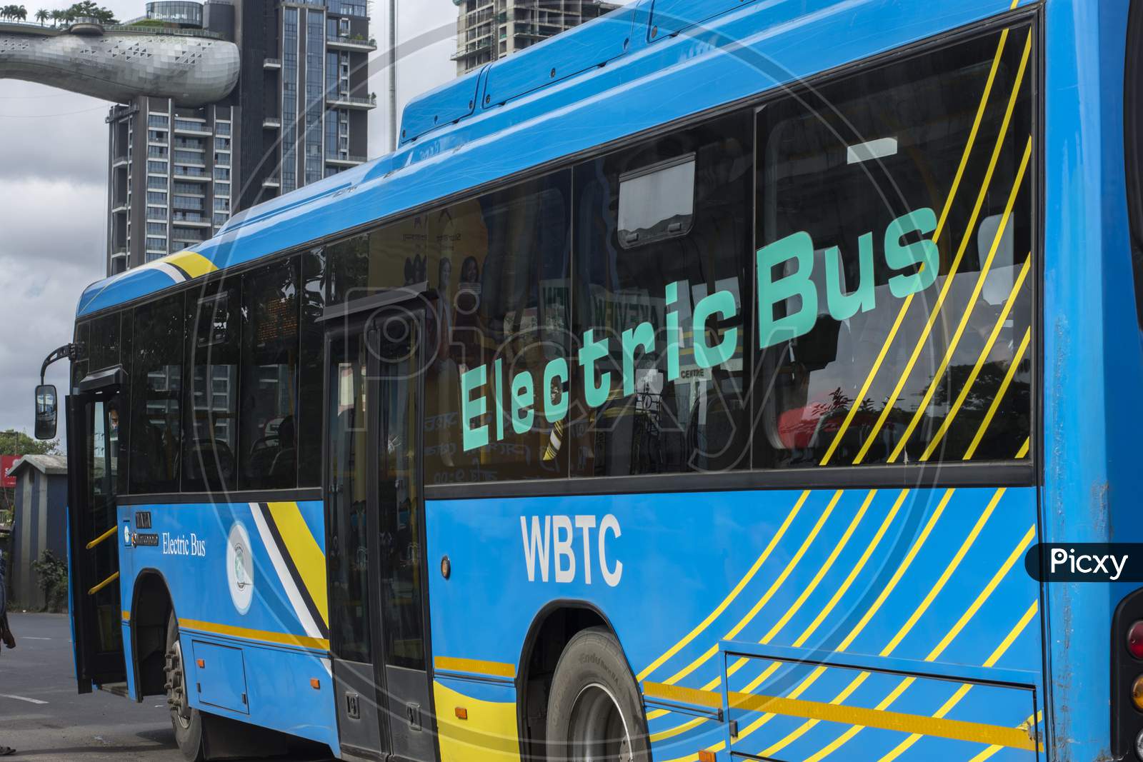 19Th September, 2021, Kolkata, West Bengal, India: An Air-Conditioned Electric Bus On Road Of Kolkata.
