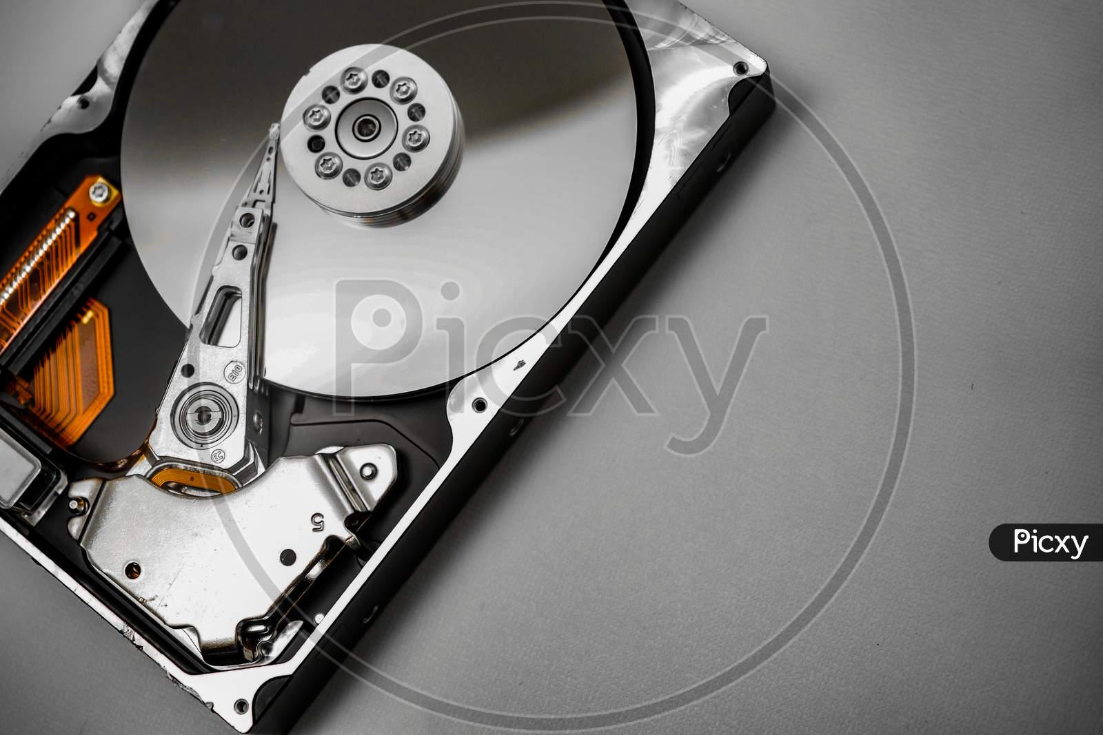 Image Of The Decomposed Hard Disk Drive