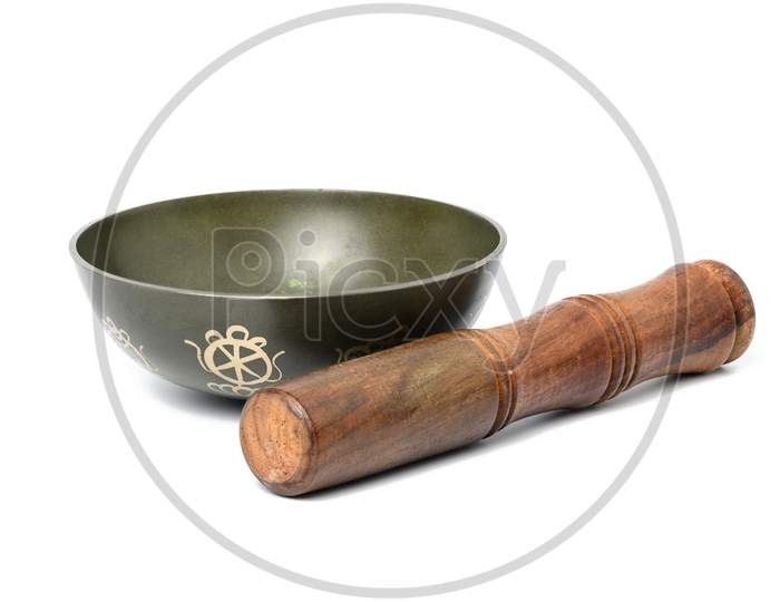 Copper Singing Bowl And Wooden Mallet Isolated On White Background. Musical Instrument For Meditation, Relaxation, Various Medical Practices Related To Biorhythms