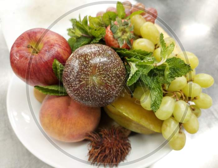 Assorted Whole Fruits In A Platter